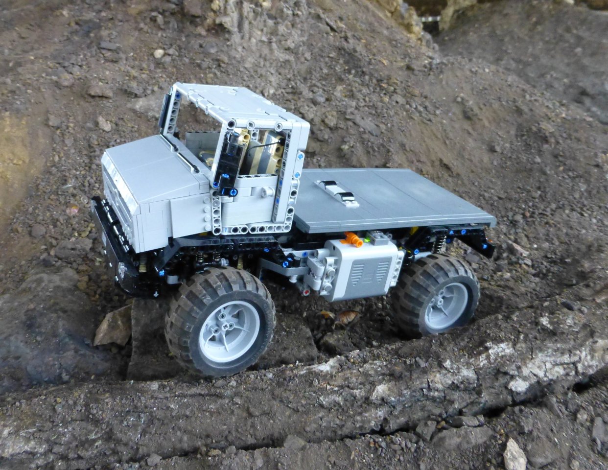 unimog_u4023_07.jpg