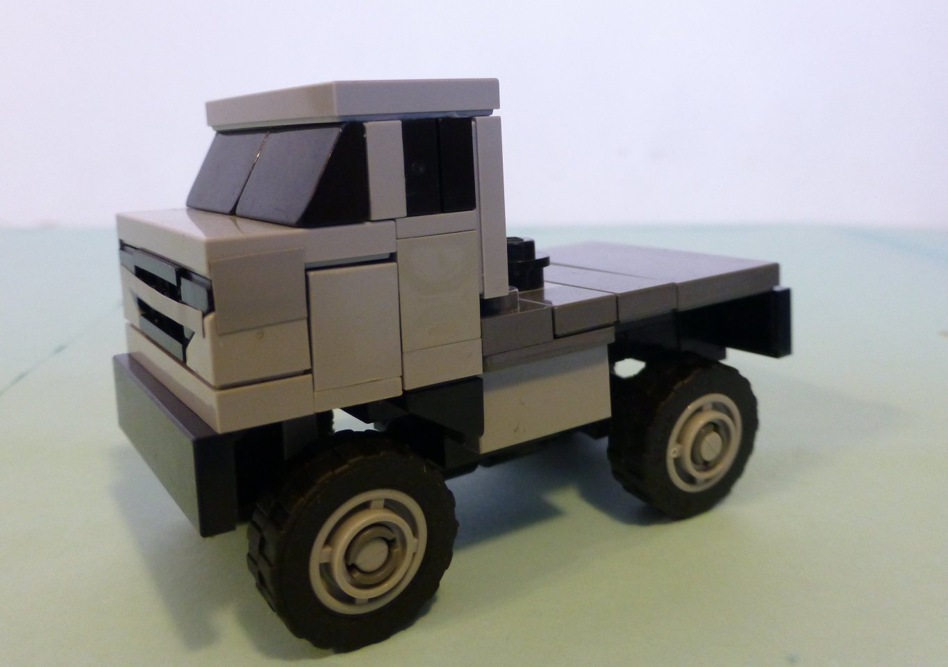 unimog_u4023_micro_05.jpg