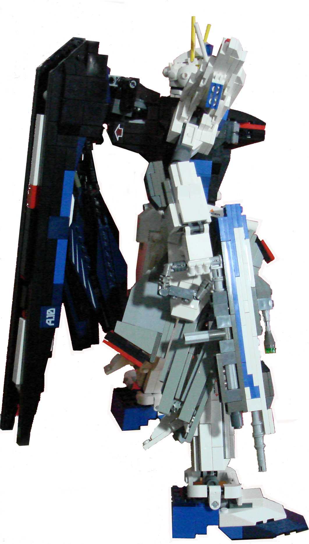 freedom_gundam_side_2.jpg