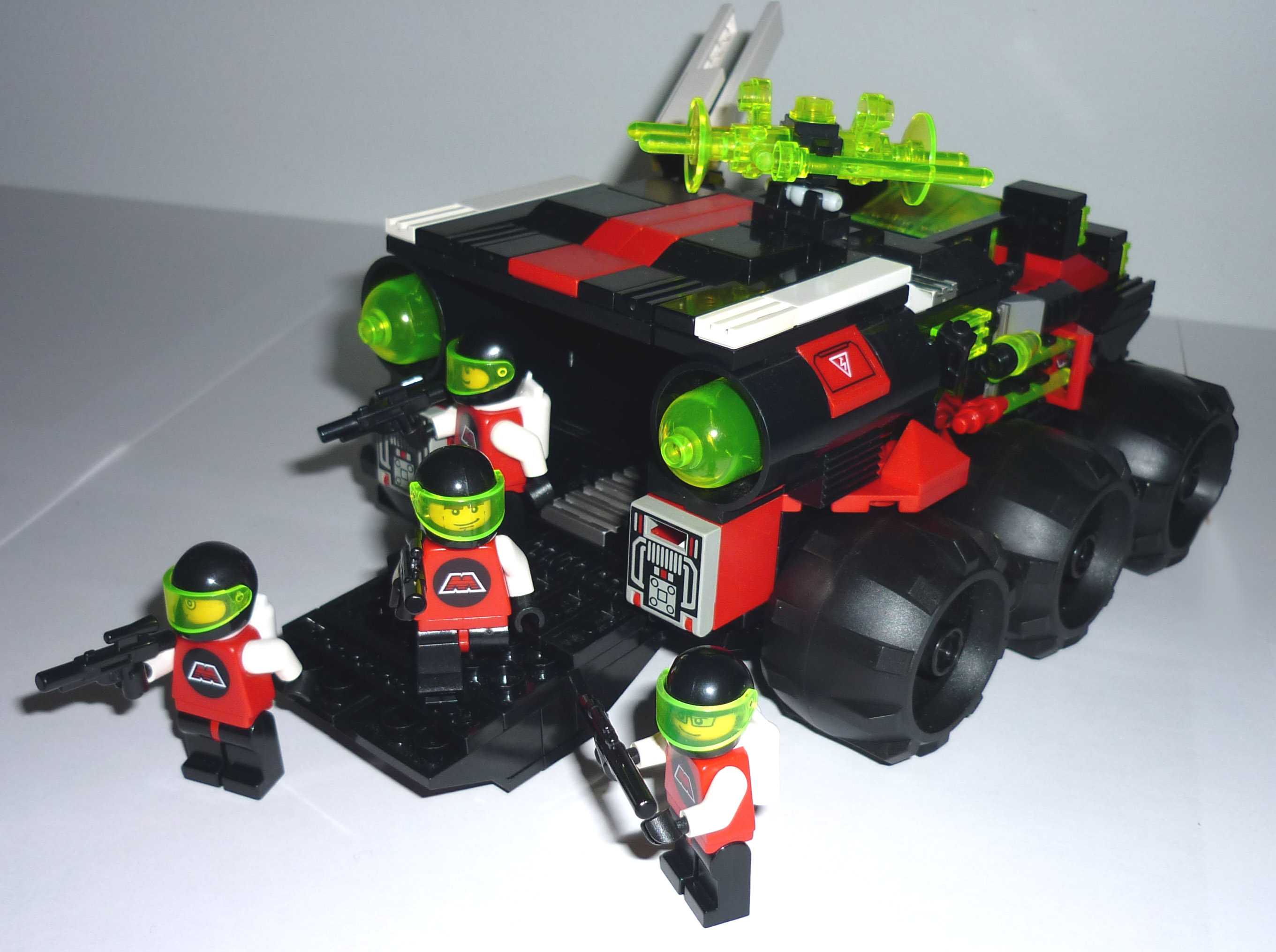 94012_mtron_soldiers_1.jpg