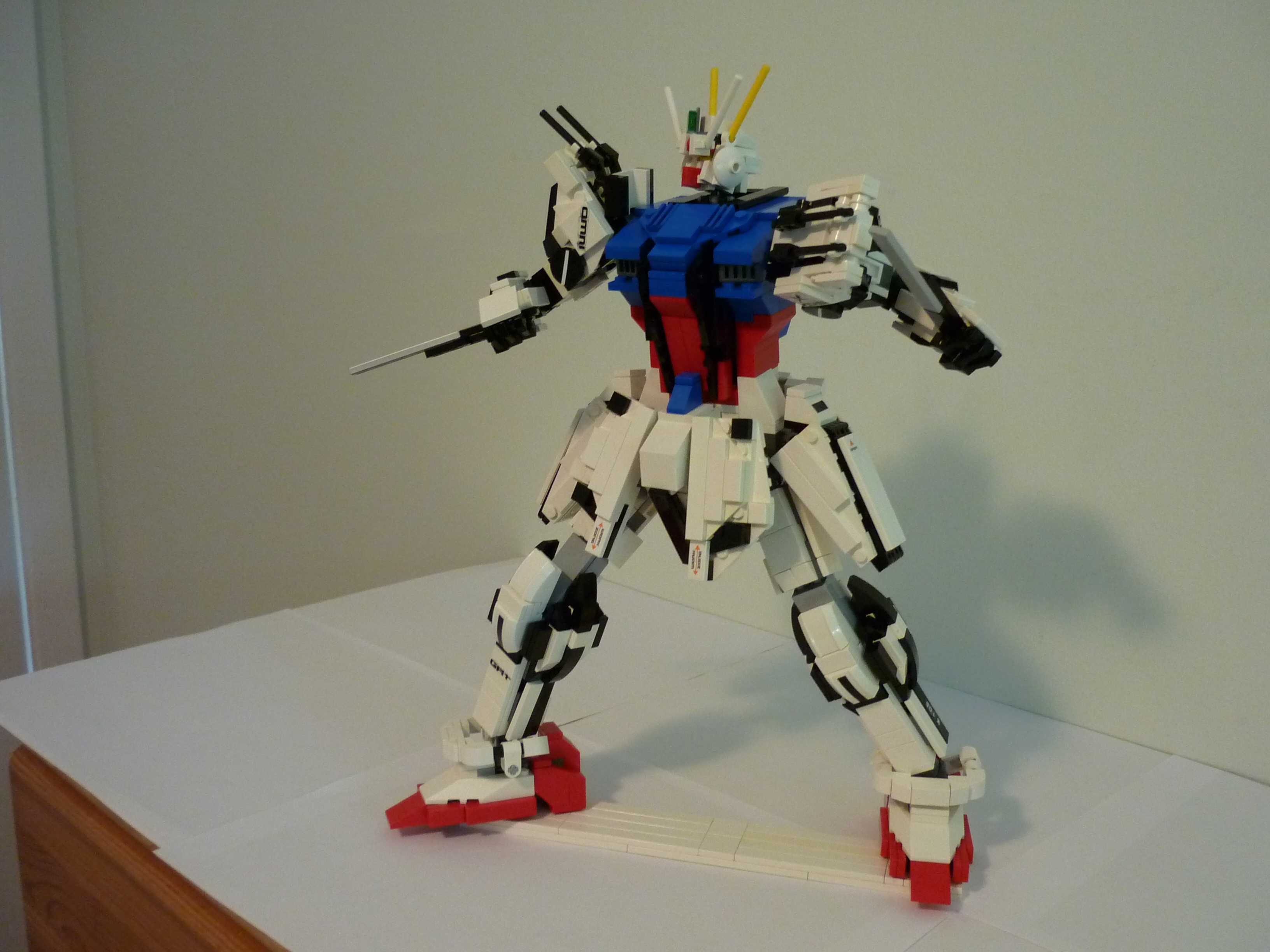 strike_gundam_knives_3.jpg