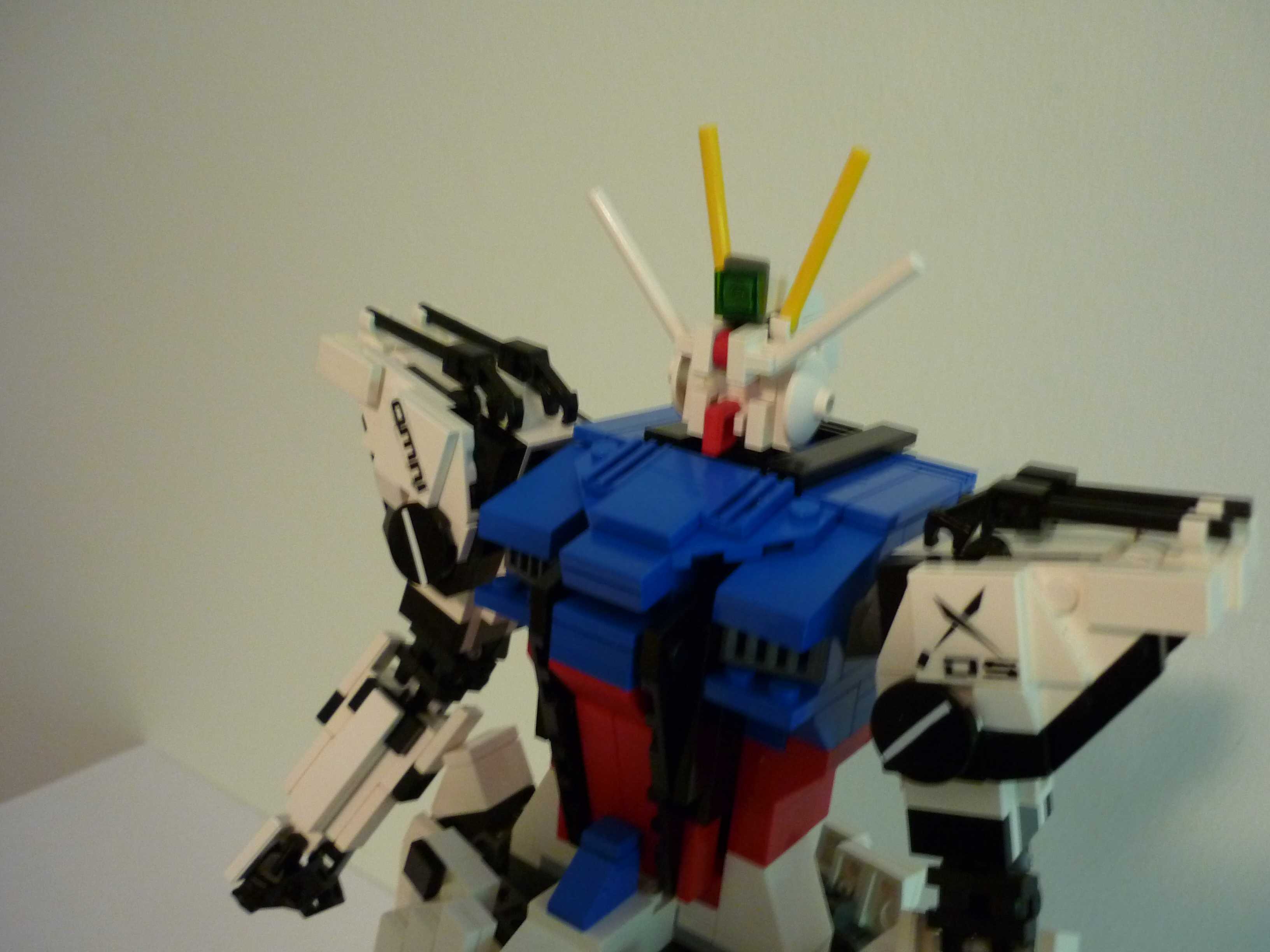 strike_gundam_shoulder_1.jpg