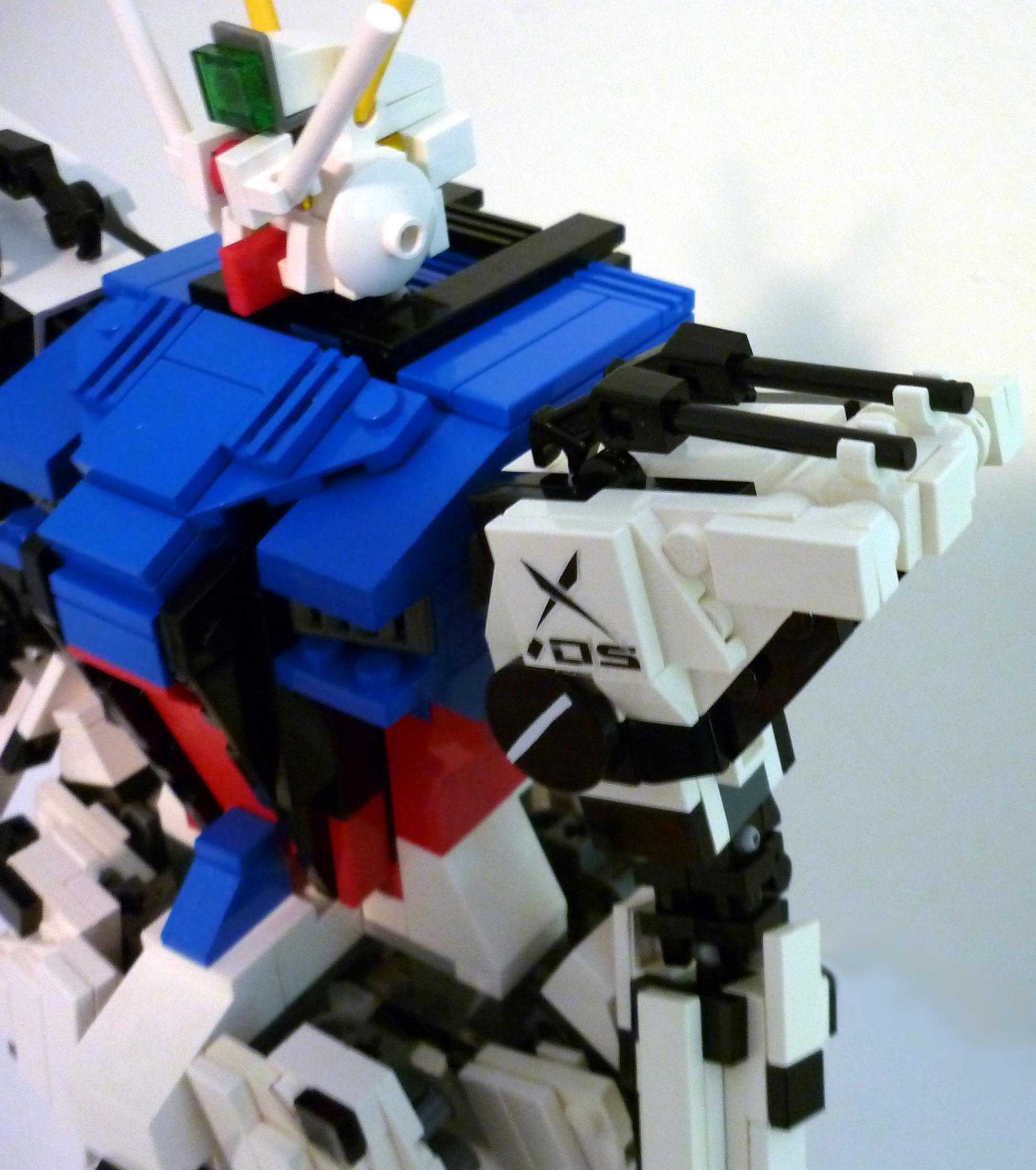 strike_gundam_shoulder_2.jpg