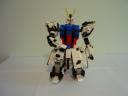 strike_gundam_kneeling_2.jpg