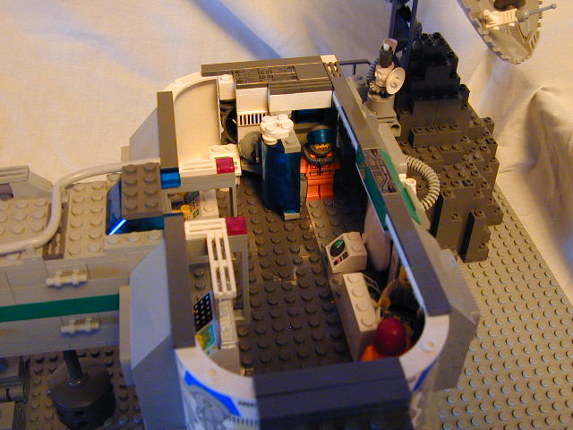 commstation09.jpg