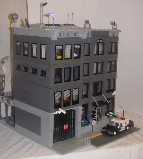 7th_precinct_front_corner.jpg