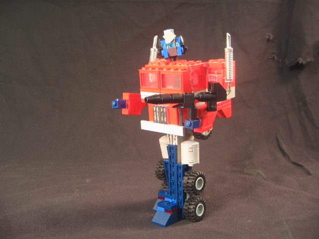 optimus_prime_autobot_leader_with_gun.jpg