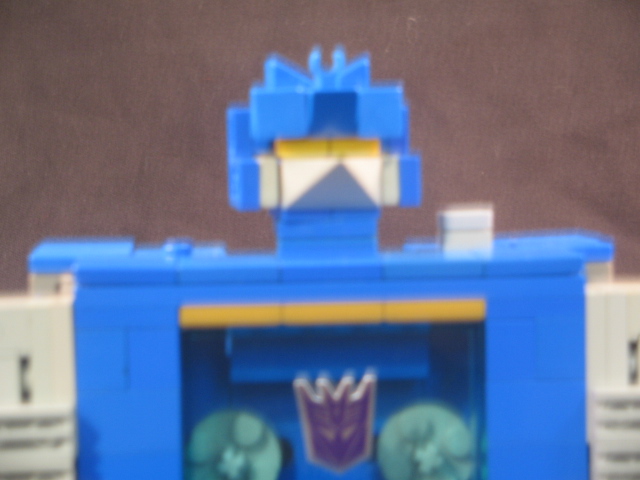 soundwave_cassette_player_8.jpg