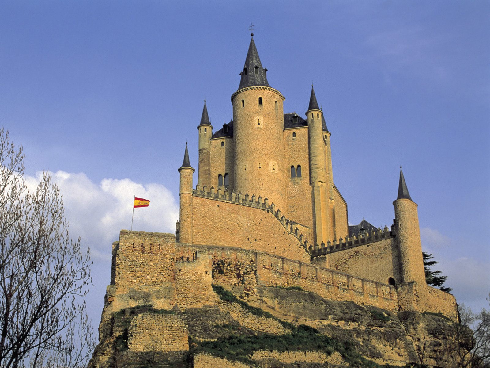 alcazar_tower_segovia_spain.jpg