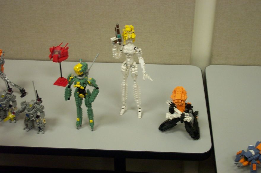mecha-room-03.jpg