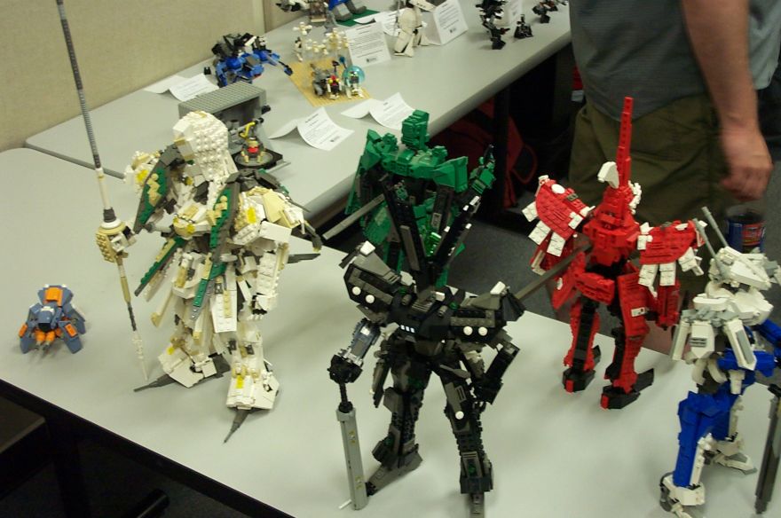 mecha-room-04.jpg