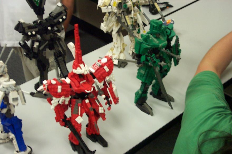 mecha-room-05.jpg