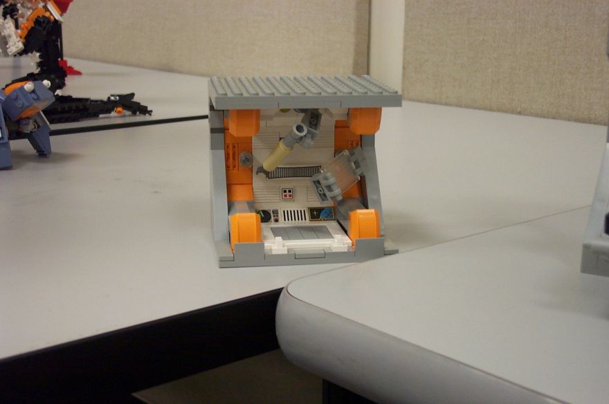 mecha-room-08.jpg