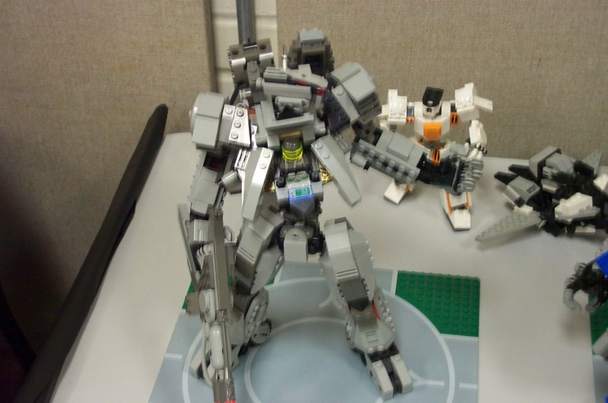mecha-room-15.jpg