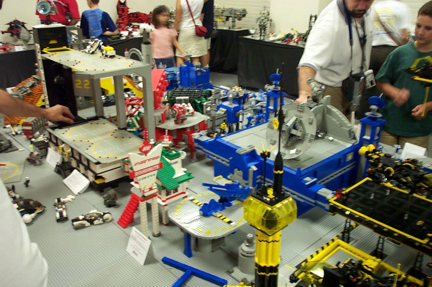 moonbase-03.jpg