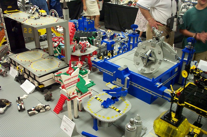 moonbase-04.jpg