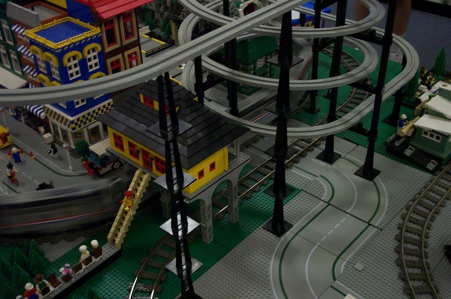 train-layout-32.jpg