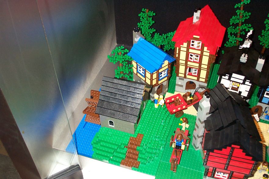 02_castle_case.jpg