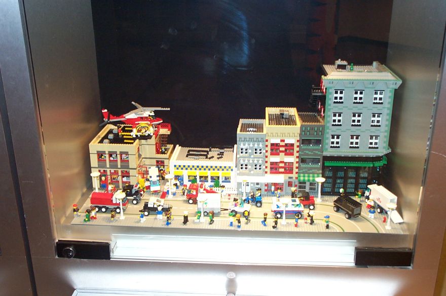06_town_case.jpg