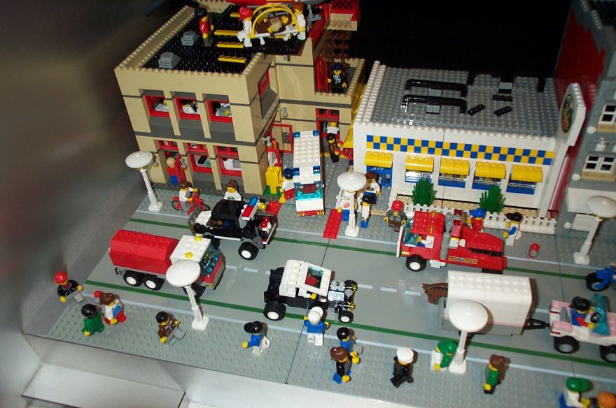 09_town_case.jpg