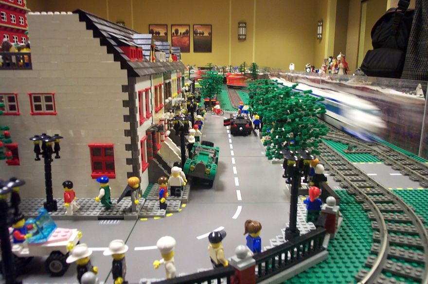 town-train-08.jpg