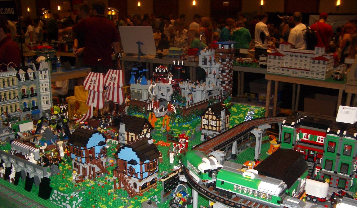 2010_brickworld_107.jpg