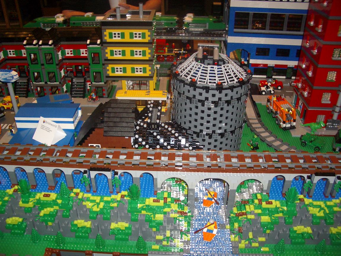 2010_brickworld_108.jpg