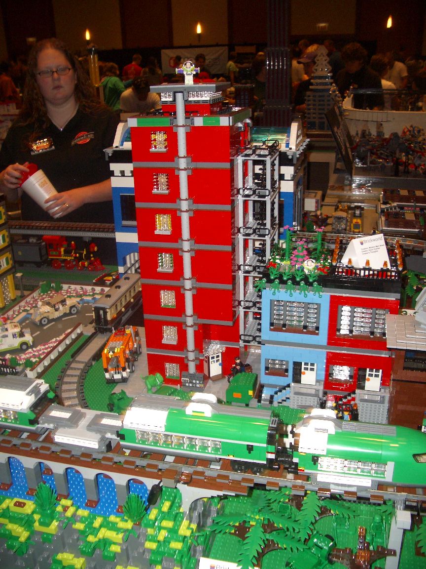2010_brickworld_110.jpg