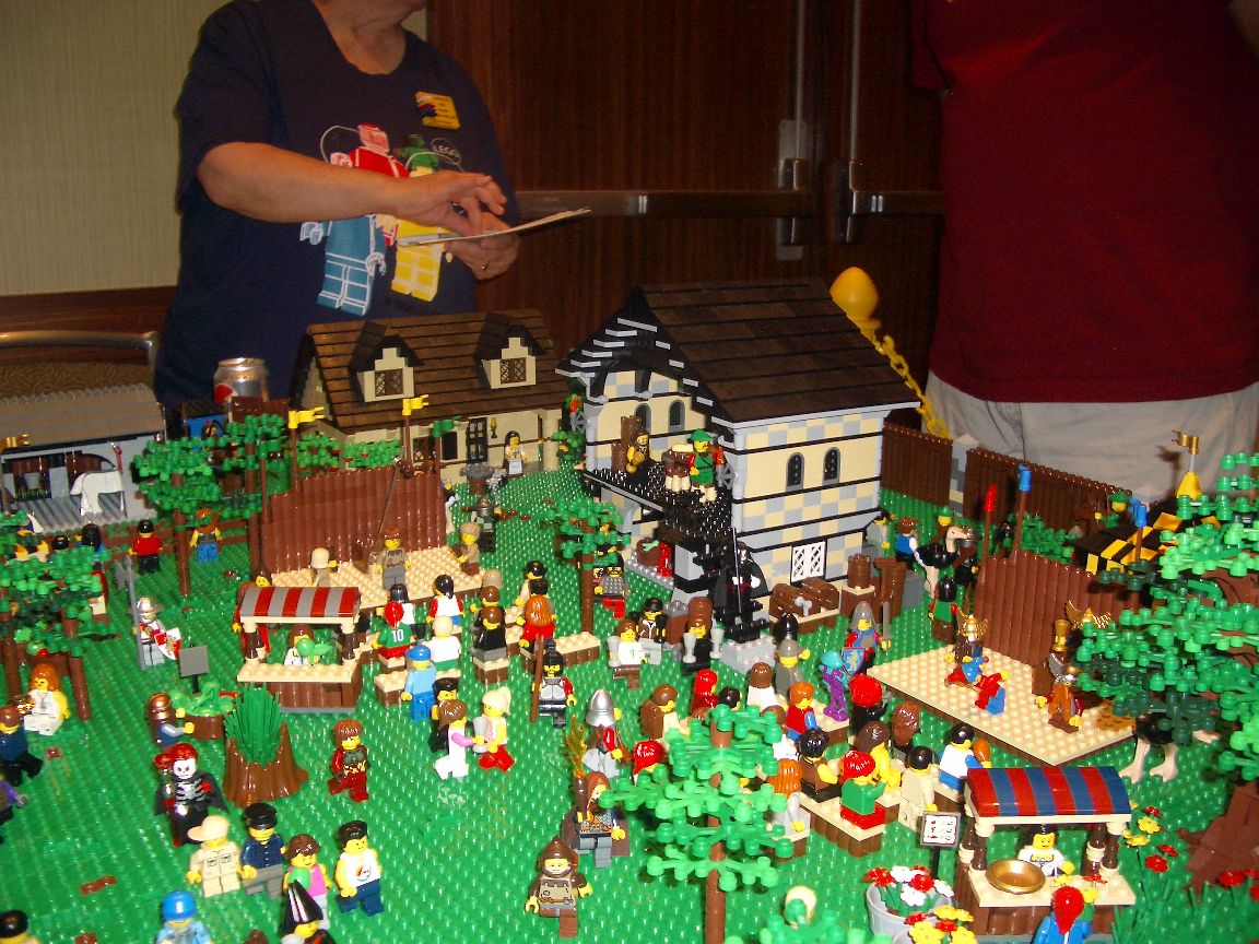 2010_brickworld_156.jpg