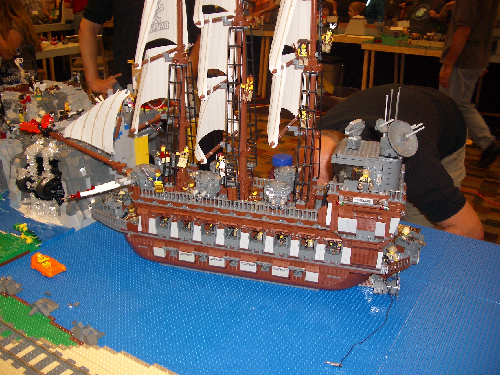 2011_brickworld_030.jpg