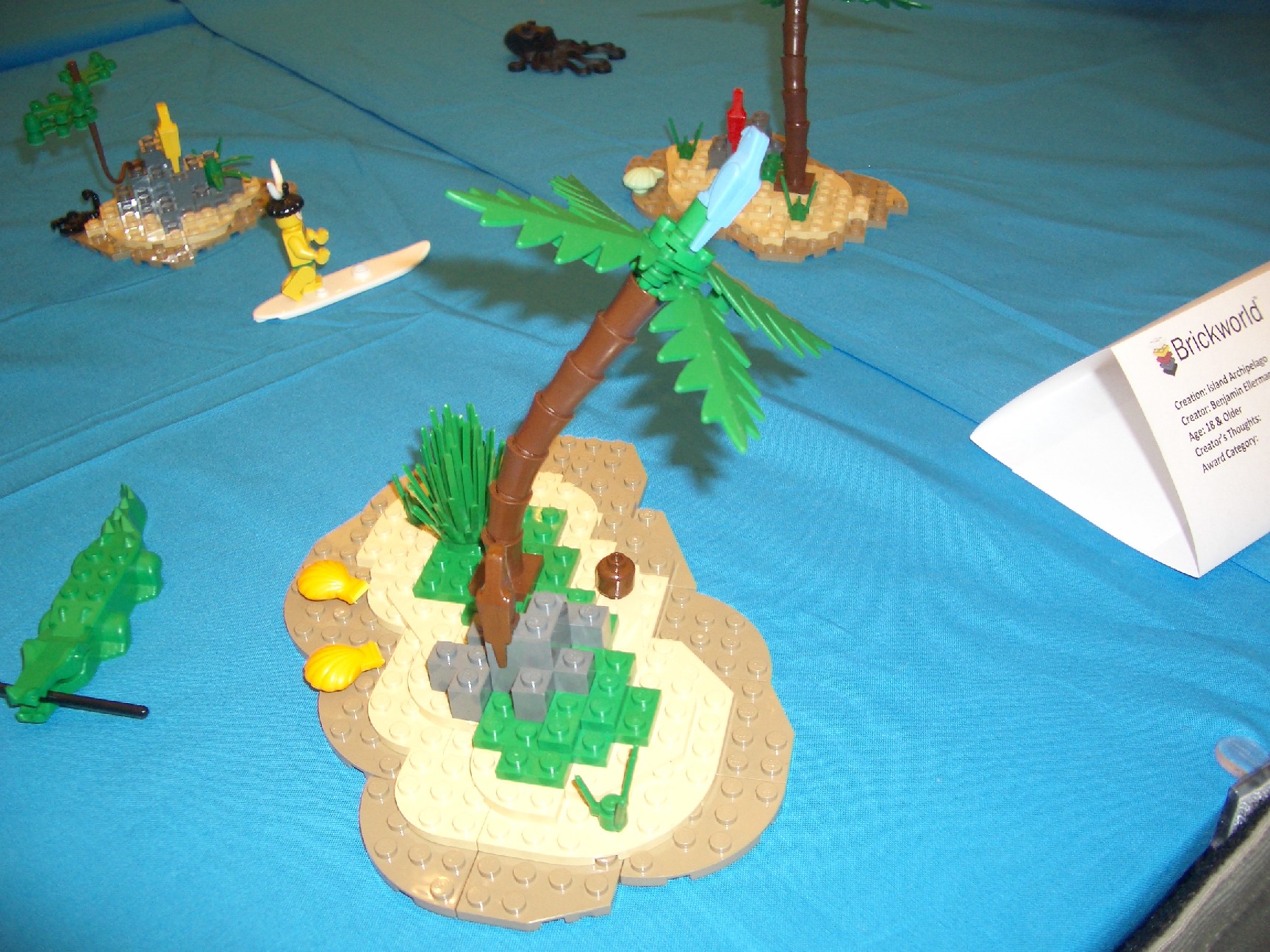 2011_brickworld_043.jpg