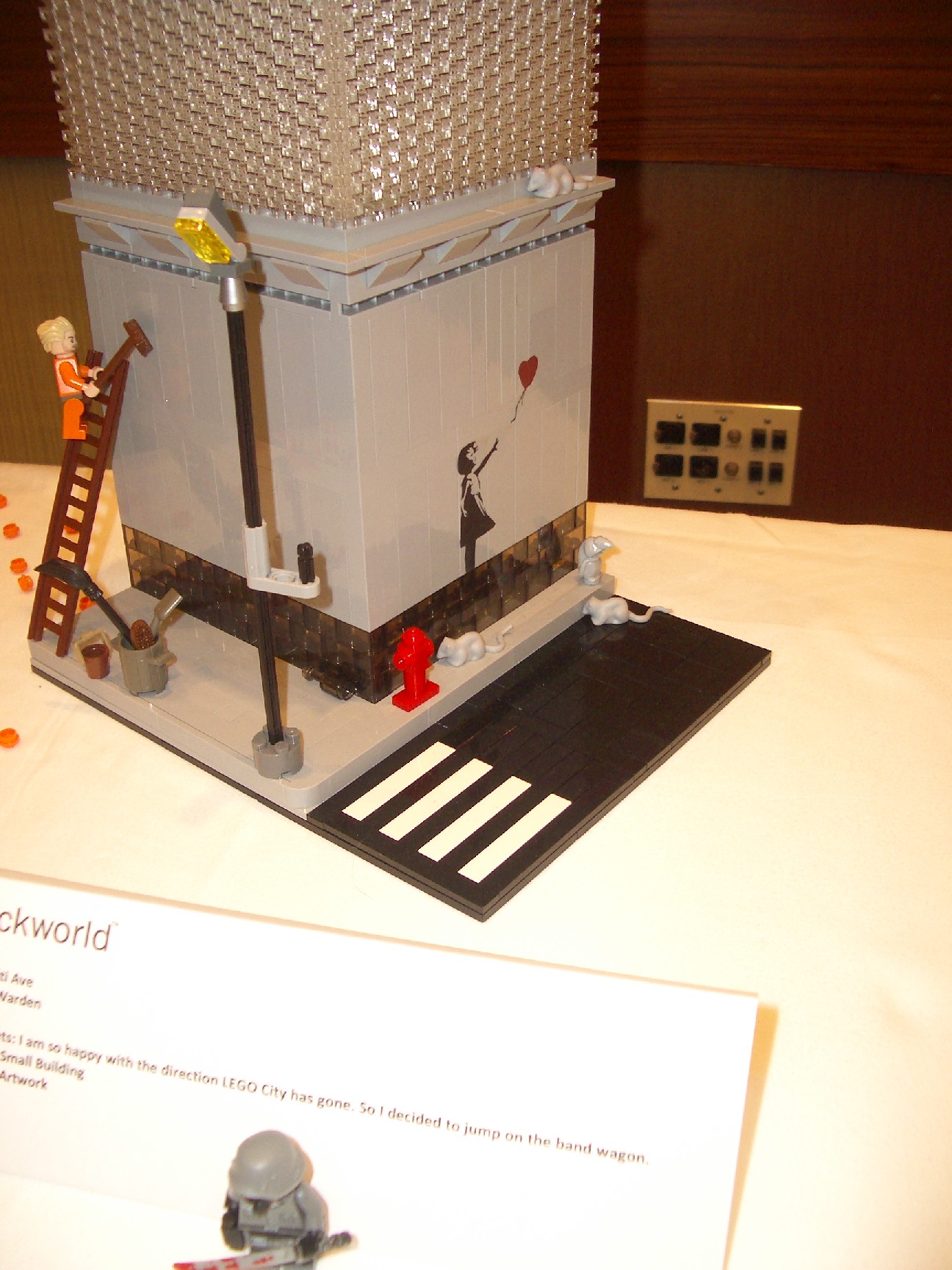 2011_brickworld_102.jpg