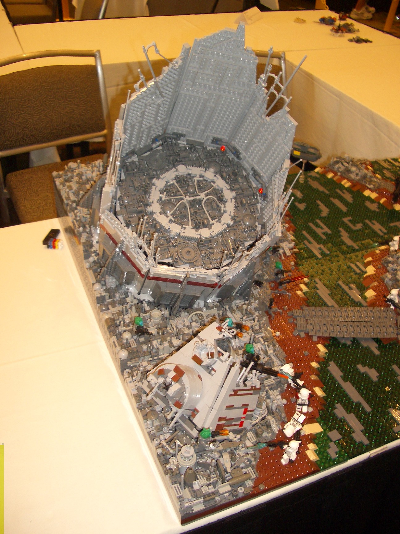 2011_brickworld_137.jpg