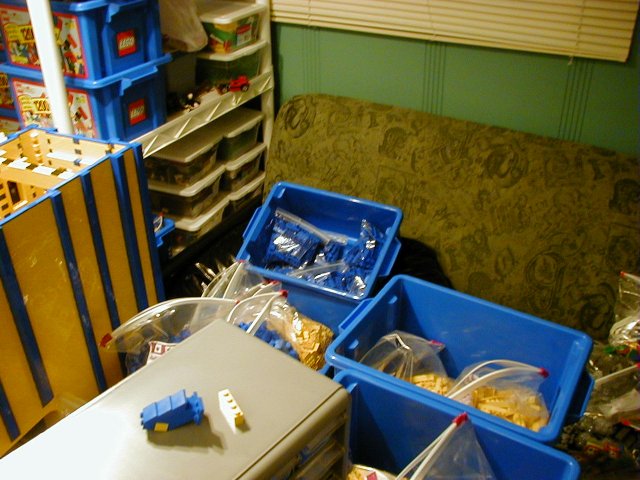 lego-room-nov-2001-03.jpg