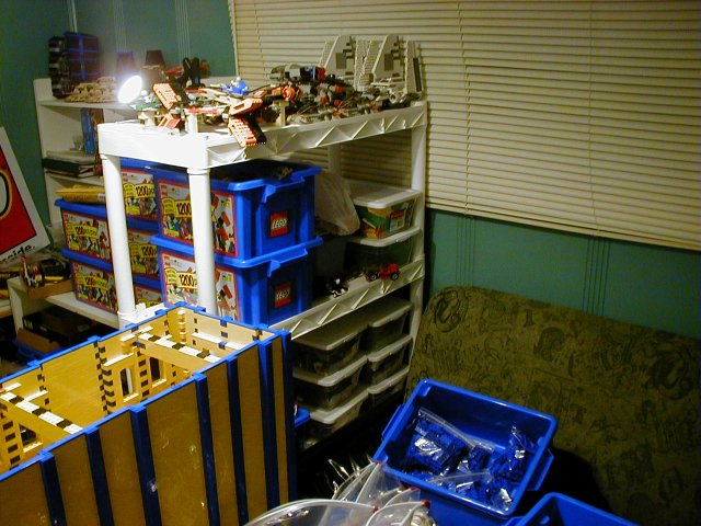 lego-room-nov-2001-04.jpg