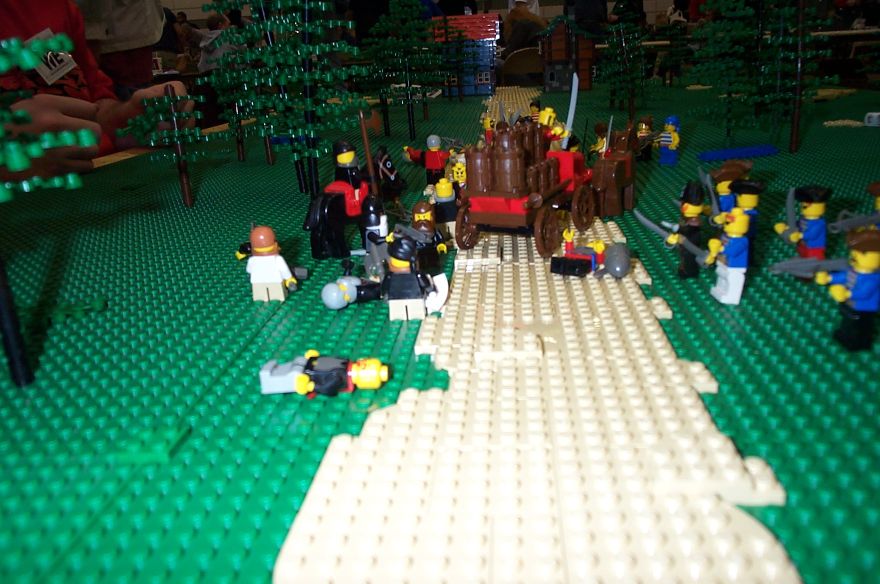 brick-battles-g1-03.jpg