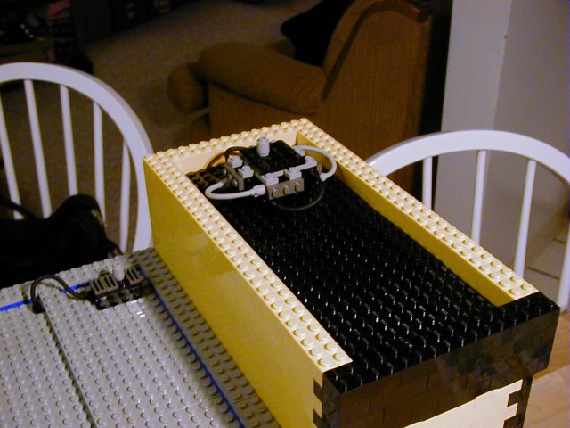 roofyellowandblack01.jpg