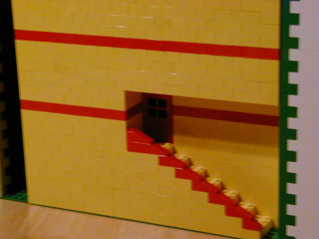 yellowandredstairs02.jpg