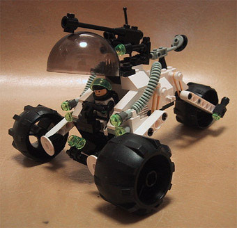 blacktron1_1.jpg