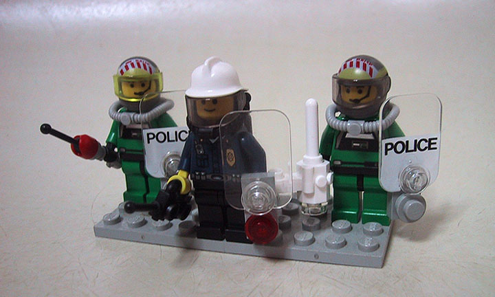 police02.jpg