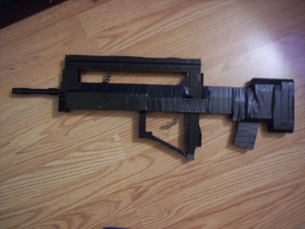 famas.jpg