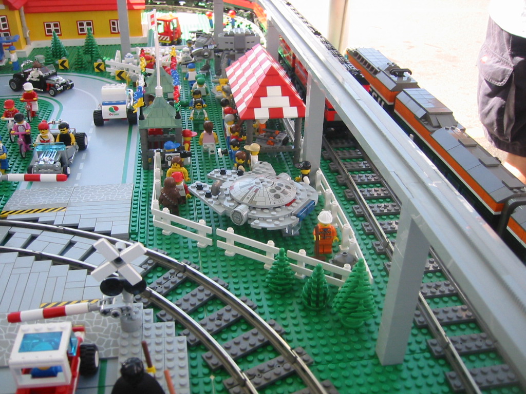 phx-starwarsroadshow01.jpg