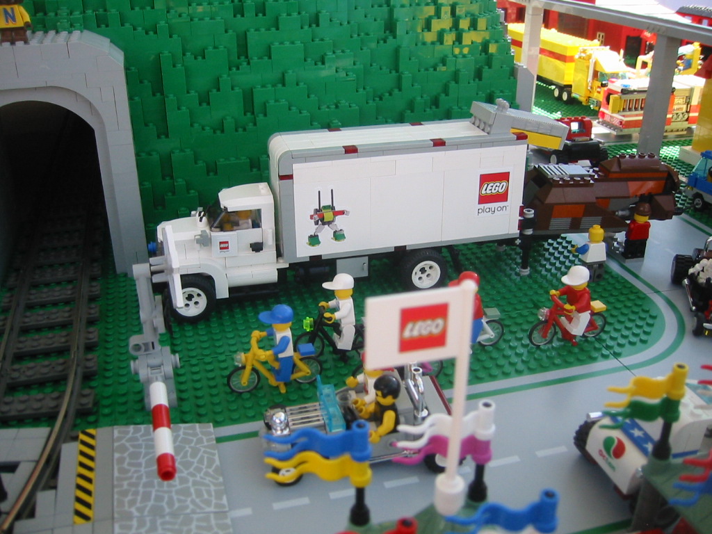 phx-starwarsroadshow03.jpg