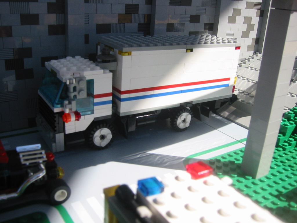 phx-uspstruck01.jpg