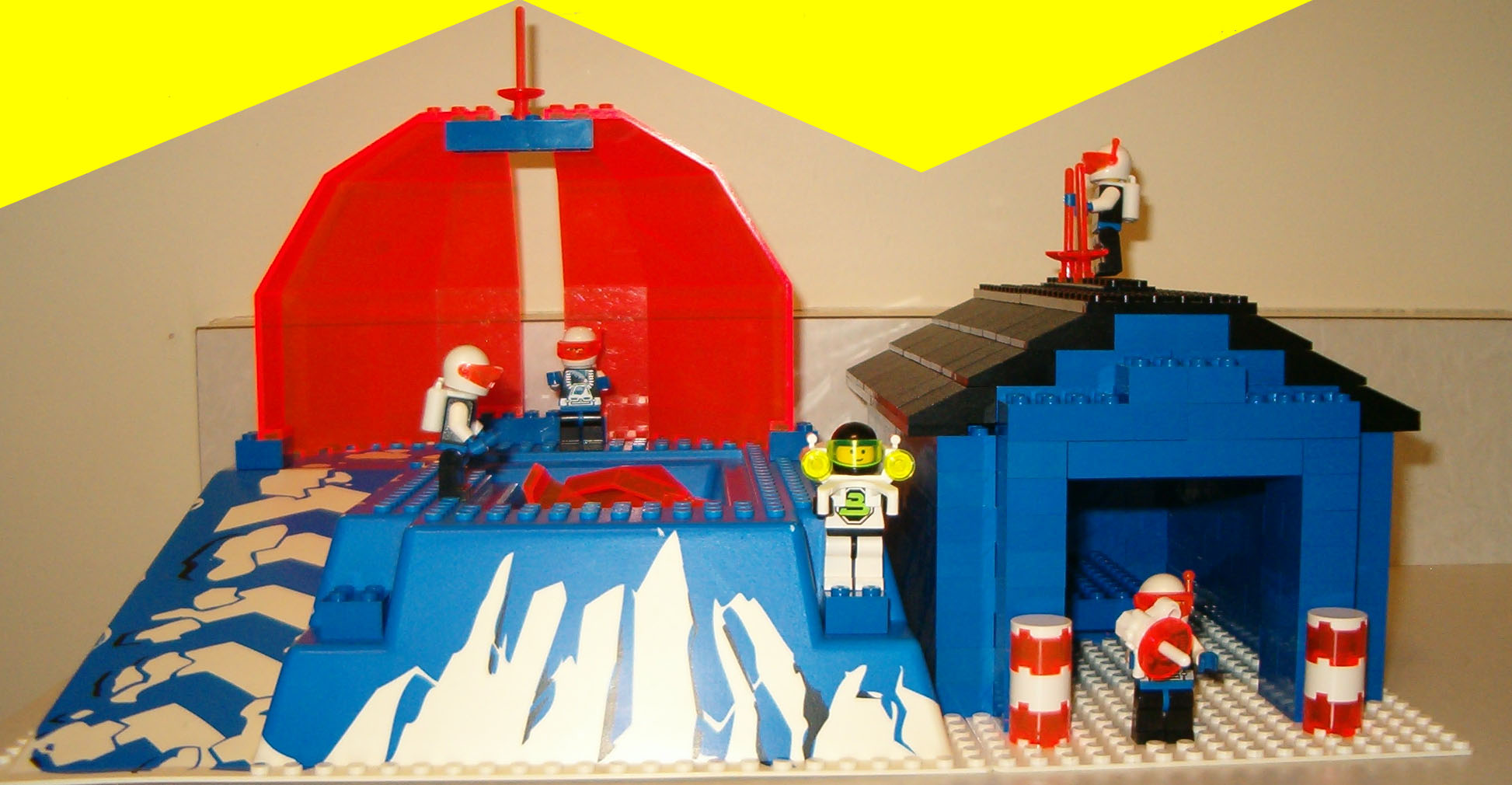 lego_-_ice_planet_front_2.jpg