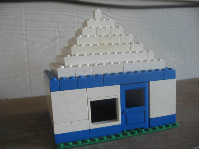 blue_house_002.jpg