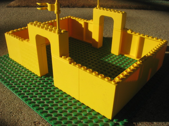 yellow_castle_003.jpg