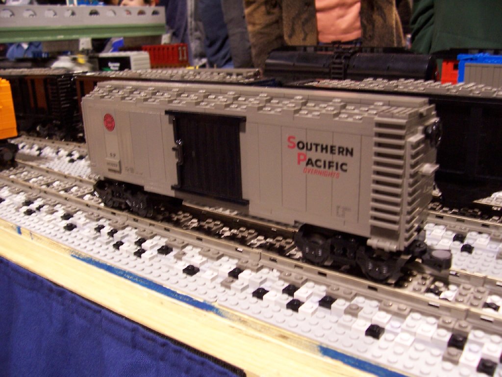 train-007.jpg