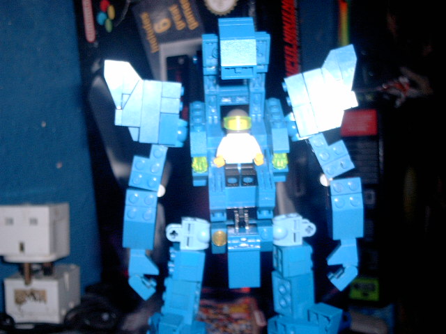 blue_mech_01.jpg