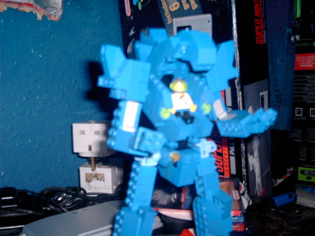 blue_mech_05.jpg